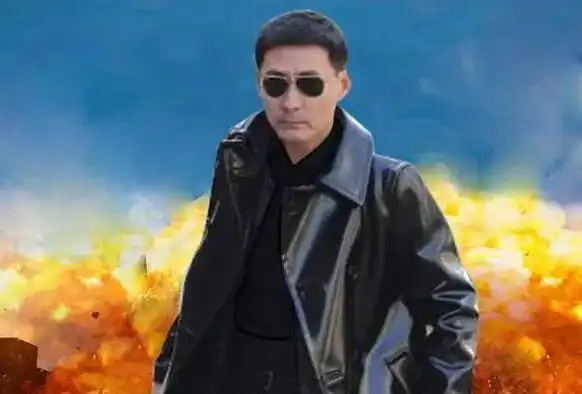 "燕双鹰"系列电视剧一共有六部,分别是2001年《英雄》,2009年《猎鹰