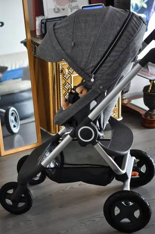 一年买齐中日欧三辆高端款,用亲自花的冤枉钱教你怎么选婴儿车