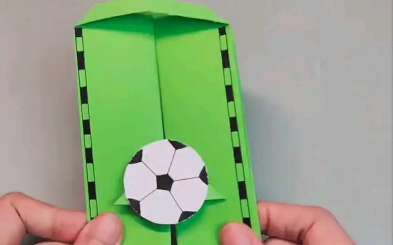 和孩子一起做会跑的足球吧#幼儿园手工作业 #亲子手工 #自制玩具