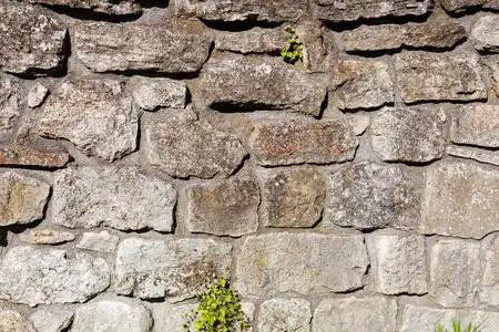 老石头砌的墙照片