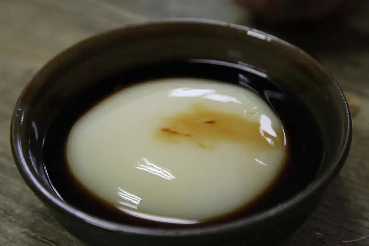 凉糕是这几年才风靡起来的一道小吃,最初在四川宜宾作为一款传统的