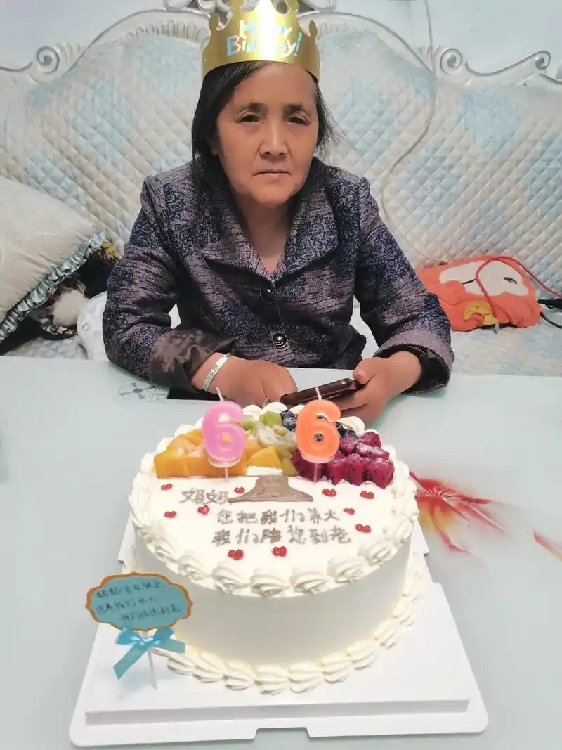 年少不知父母恩,得知已是中年人,承蒙时光不弃 ,感恩