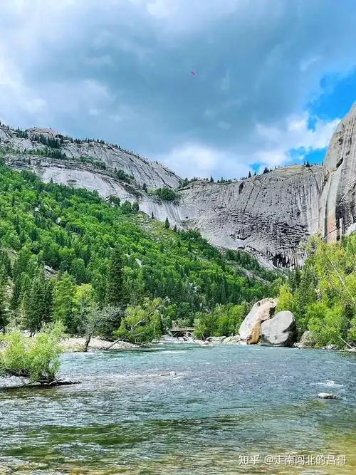 新疆旅游可可托海我来啦