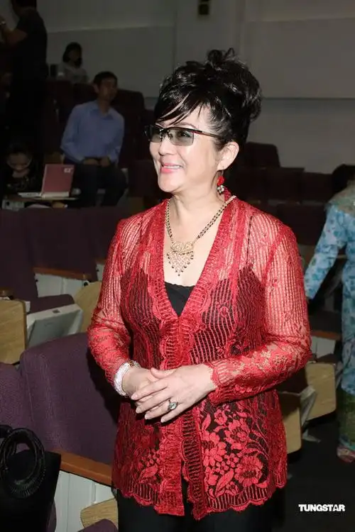 老牌港星冯宝宝现身台湾即将移居马来西亚图