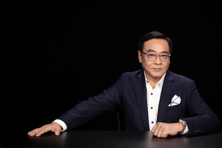 导演尔冬升是为编剧尔冬升服务的-牛片网