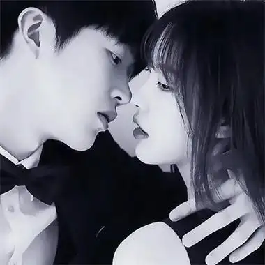 2022最火爆情侣头像图片一对