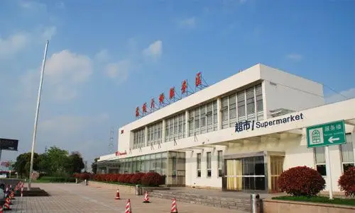 苏通大桥服务区