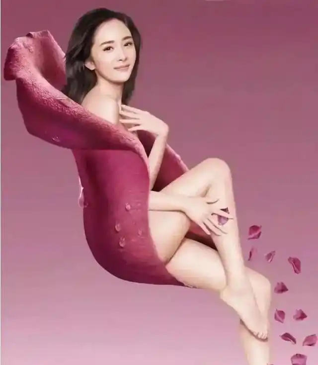 杨幂花瓣造型广告看着不是很高雅网友青簪锁三千上映中