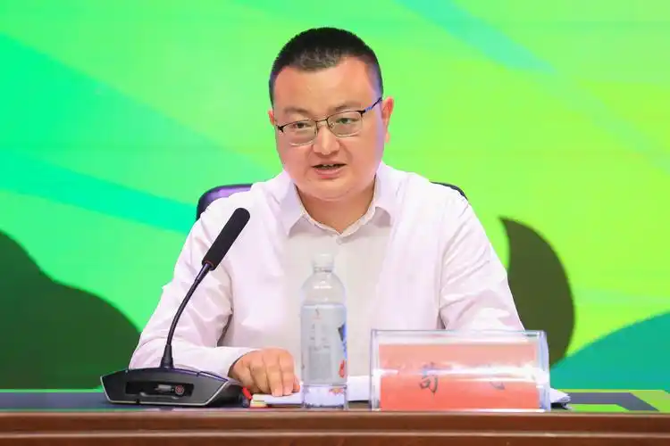 我市召开第三届"书香广元 一木环保"校园公益活动总结暨工作推进会