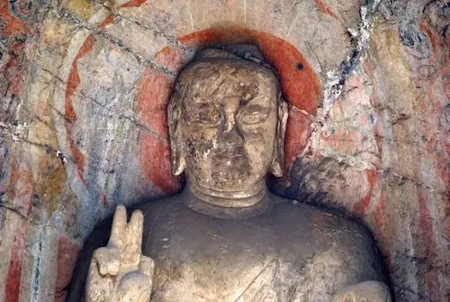 (龙门石窟中有佛像给出了个有趣的手势v)