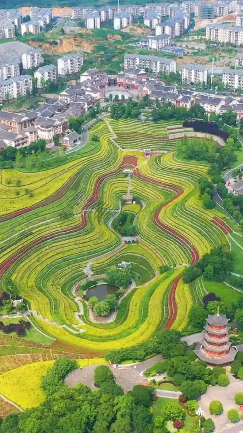 贵州奢香古镇,它也被誉为大地的指纹,这里也是奢香夫人的故里,真是太