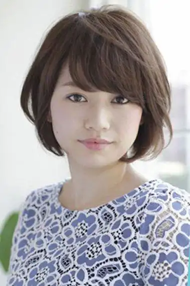 短下巴圆脸适合短发吗短下巴圆方脸的女明星短发造型