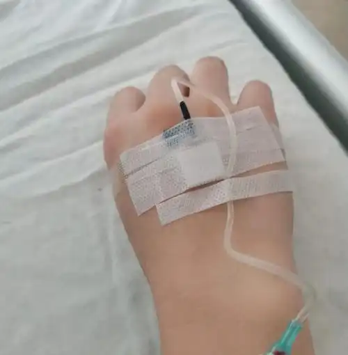 打吊瓶 #病了才知道免疫系统有多努力 #医院9704 病毒 - 抖音