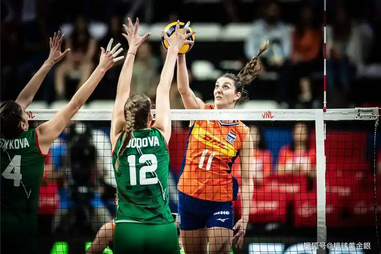 世联赛揭幕战!荷兰女排横扫鱼腩,比赛质量不高,保加利亚送23分