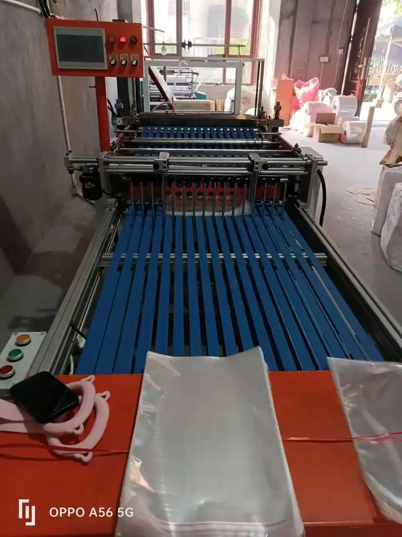 百豪切袋机700型的,800拆边机自动纠偏,带超声波.转让