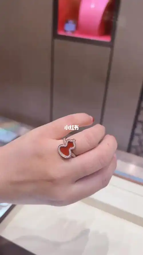 好喜欢葫芦发财红葫芦就是价格贵了些2600#麒麟  #qeelin麒麟葫芦