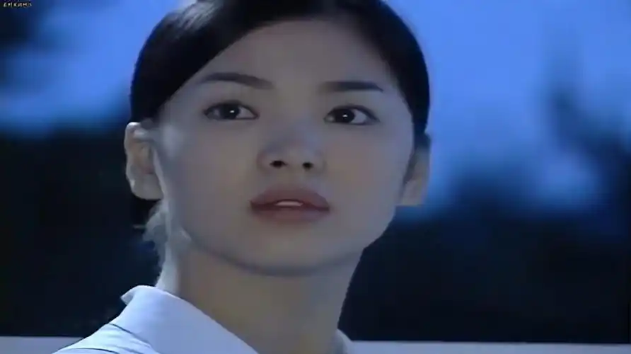 蓝色生死恋俊熙奔跑在路上看着相似的背影还以为是恩熙