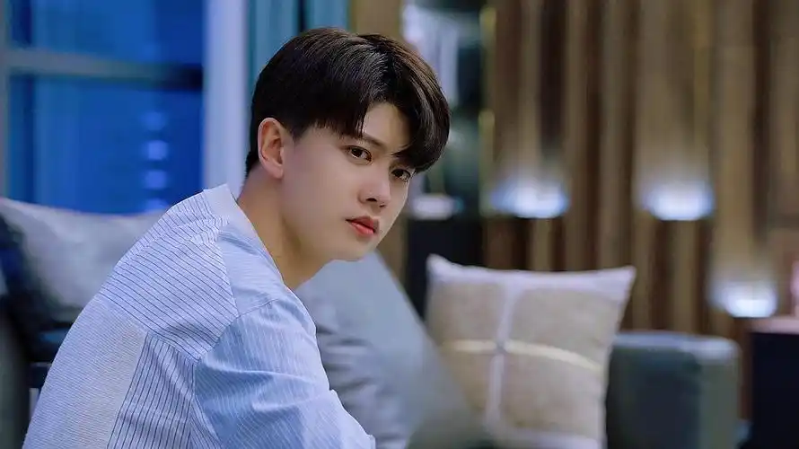 任嘉伦乌鸦小姐与蜥蜴先生任嘉伦顾川