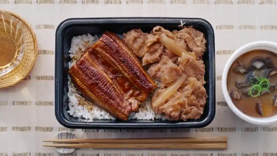 【月曜广告听译】口红& 鳗鱼肥牛双拼饭& 巧克力