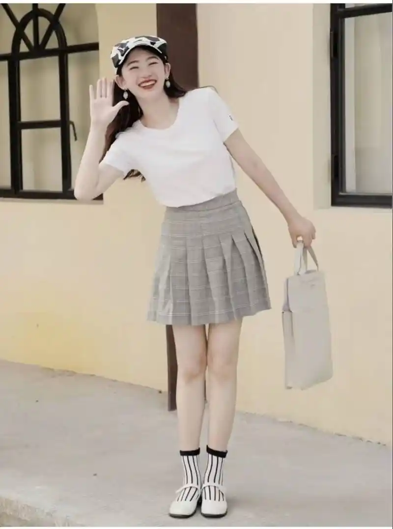 原创百褶裙搭配什么上衣最好看图片