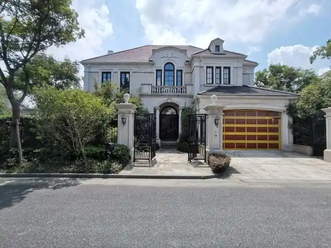 昆山市绿城玫瑰园(别墅)5室2厅5卫545㎡南2450万