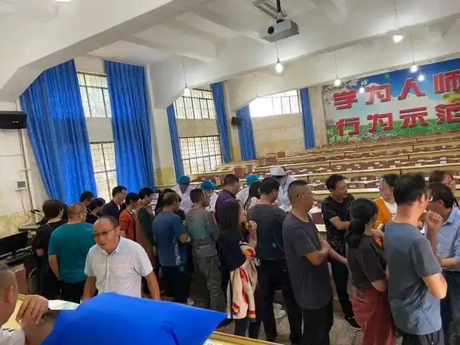 师宗县彩云卫生院至彩云中学开展结核筛查工作