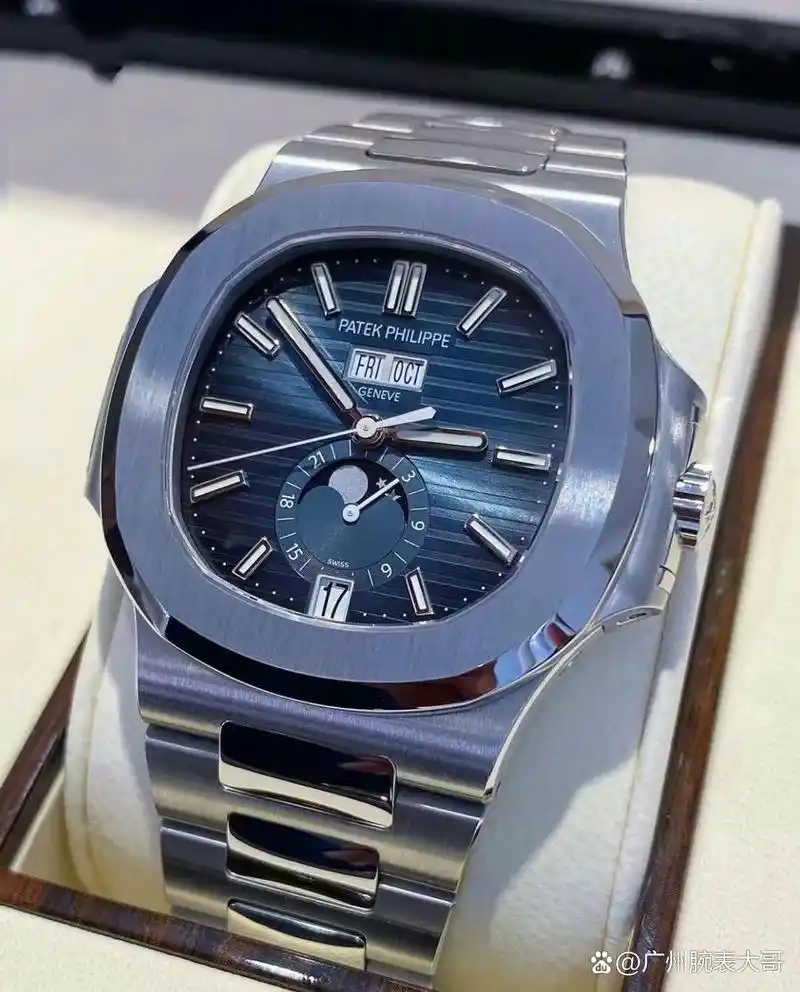 百达翡丽鹦鹉螺5726a,金字塔顶端的精钢运动腕表,40.