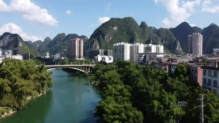 航拍广西河池市金城江