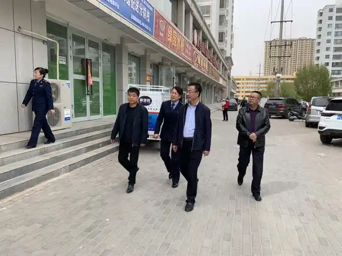 龚建荣检查节前市场安全工作