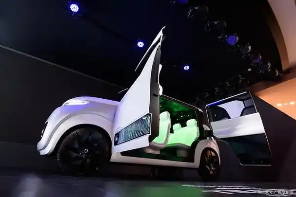 集度robo-01 可被量产的概念车 汽车机器人要来了