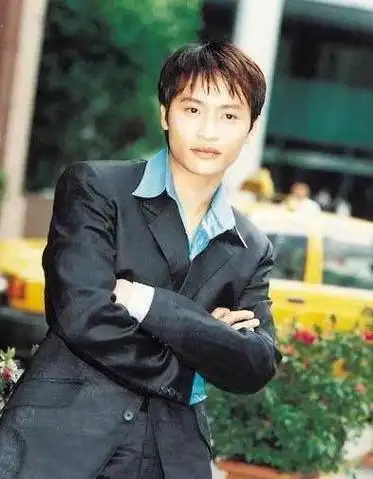 陈志朋,1971年5月19日生于台湾,华语流行乐男歌手,影视戏剧演员.