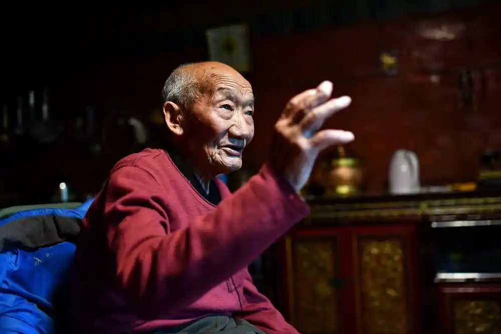 (西藏昌都解放70周年·图文互动)(4)西藏第一面五星红旗曾在这里升起