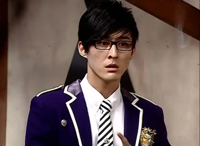 萌学园:看到艾瑞克和乌克娜娜都怪怪的,谜亚星还以为自己说对了