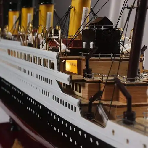泰坦尼克号沉船模型泰坦尼克号模型邮轮摆件铁达尼号电视柜装饰工