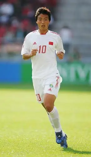 中国足球完了?陈涛:绝对不让儿子踢球,几个政策就把人弄废了_腾讯新闻