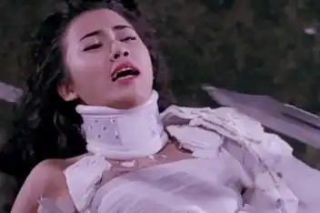 女子用刀划开肚子_百度视频搜索