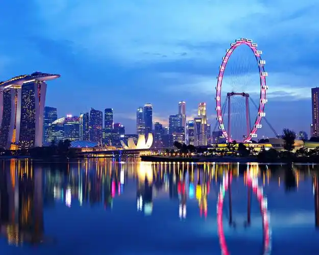 新加坡城市景观,河流,夜晚,灯光,水中的倒影 iphone 壁纸