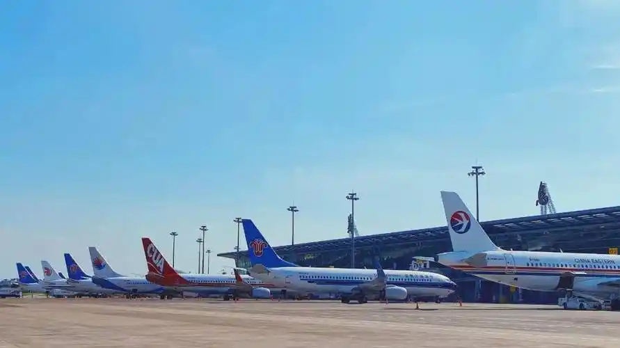 新建位于义乌市义亭镇与金东区孝顺镇交界处的金义国际空铁枢纽(机场)