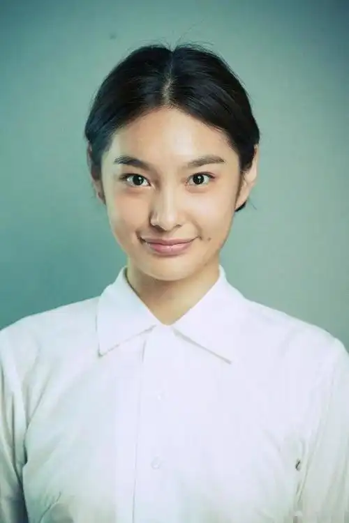 王可如饰演小芭蕾,怎么说了,这个额头是不是偏宽 了有点方脸,还是酒窝