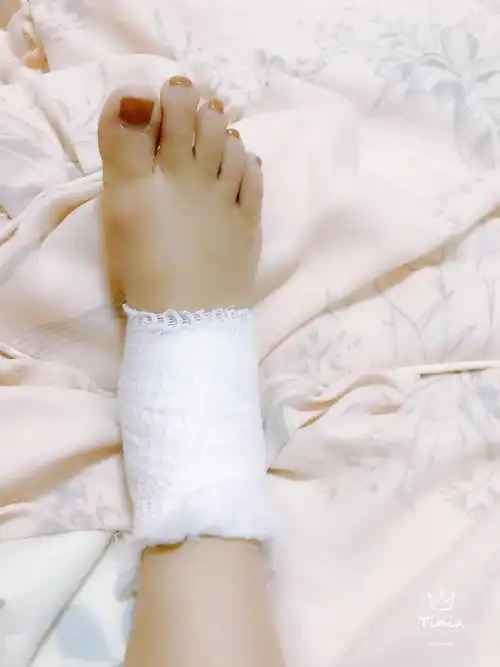 关注  完成 腹肌训练入门 第4次  用 live 模式实时分享健身进展 训练