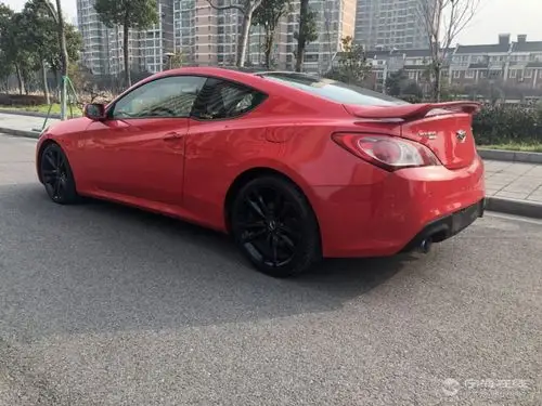 5万 现代劳恩斯酷派 红色