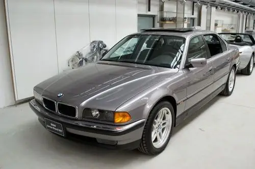 长大后接触过很多宝马车,从宝马e65到g12豪华沉稳运动感十足