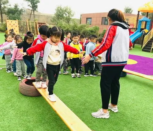 成长共提升——潍坊高新区(上海)新纪元幼儿园户外体育游戏观摩活动