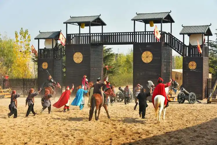 走进东平水浒影视城