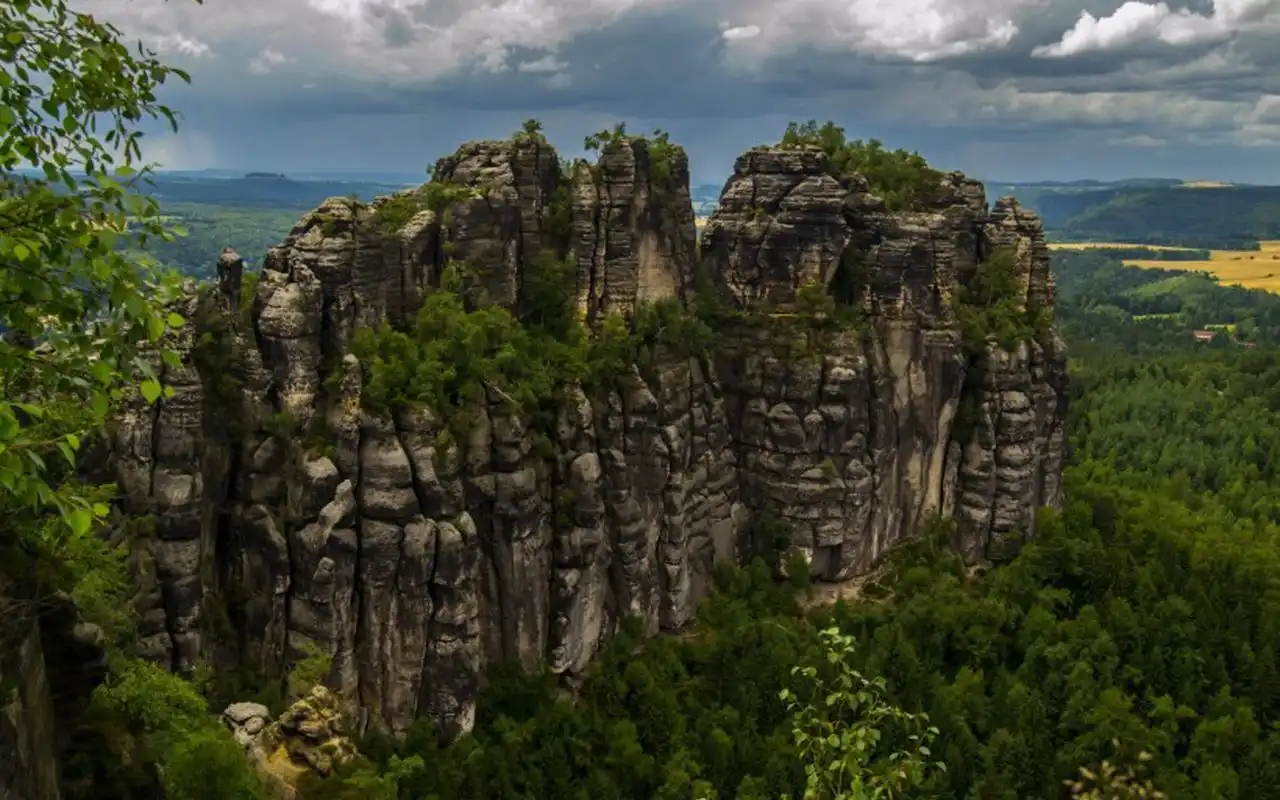 精选悬崖自然美景高清图片桌面壁纸