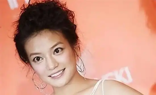 赵薇股权再遭冻结原来她做的丑事远比你想象得更恶劣