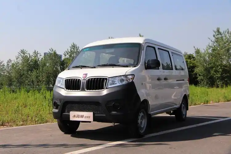 而作为华晨鑫源金杯商用车的主打车型之一,小海狮x30超享型的颜值可以