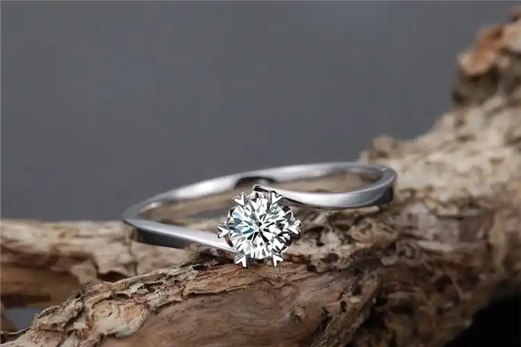 佐卡伊珠宝白18k金六爪雪花钻石戒指_珠宝图片