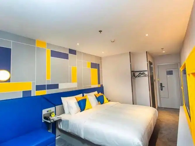 7天酒店(新7天·信阳商城客运北站店)预订价格查询,位置地址-东莞站