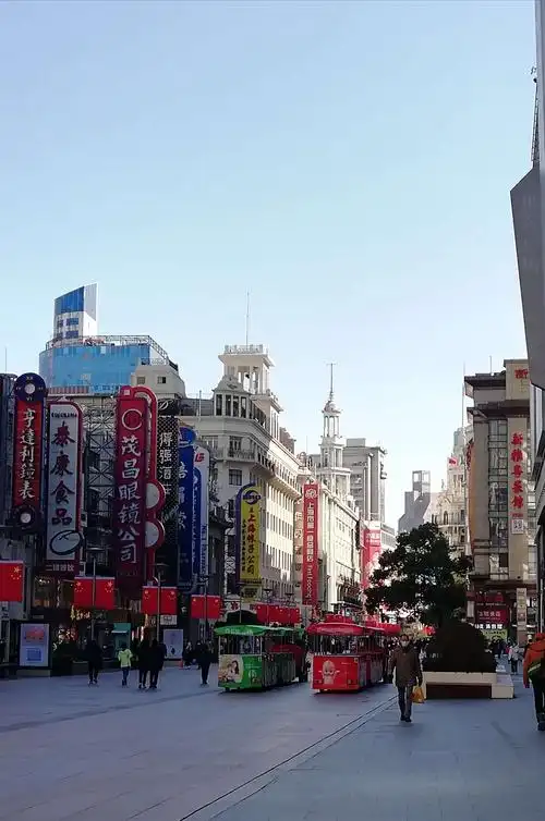 2021牛年魔都上海的脚步(3)南京路,人民广场,上海博物馆的年味(手机